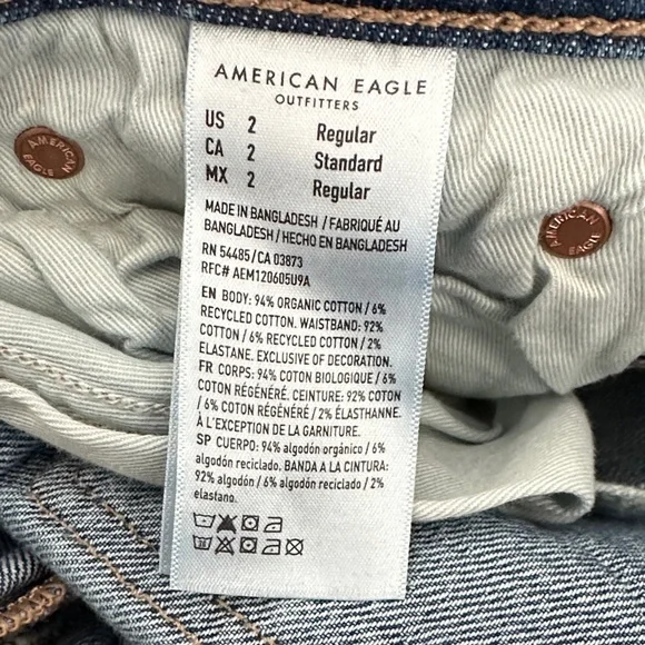 American Eagle Low-Rise Baggy Wide Leg Jeans - Picture 6 of 7